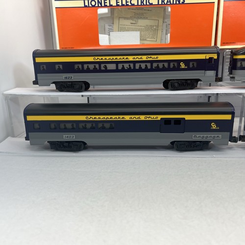 Lionel Chesapeake & Ohio 15” Aluminum 4-Car Passenger Set O Used 6-19145 - 47 50 - Picture 12 of 24