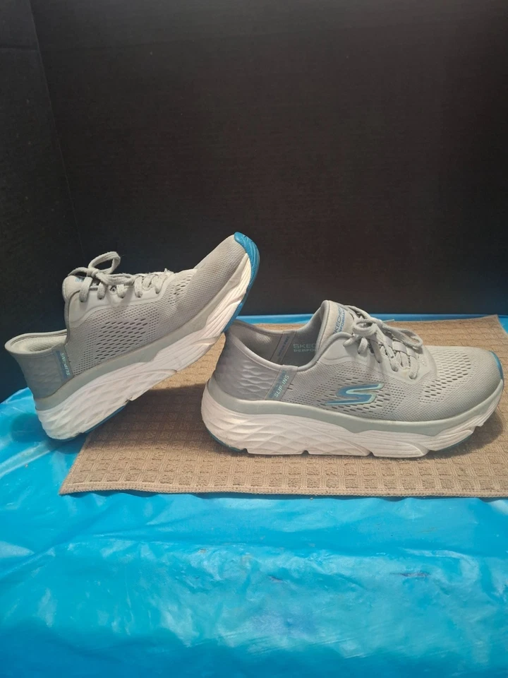 Zapatos para caminar Skechers sin cordones Max amortiguación para mujer talla 7,5 malla gris y blanca Foto 2 de 4