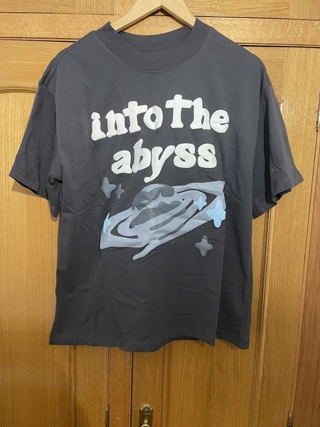 Camiseta Broken planet Market