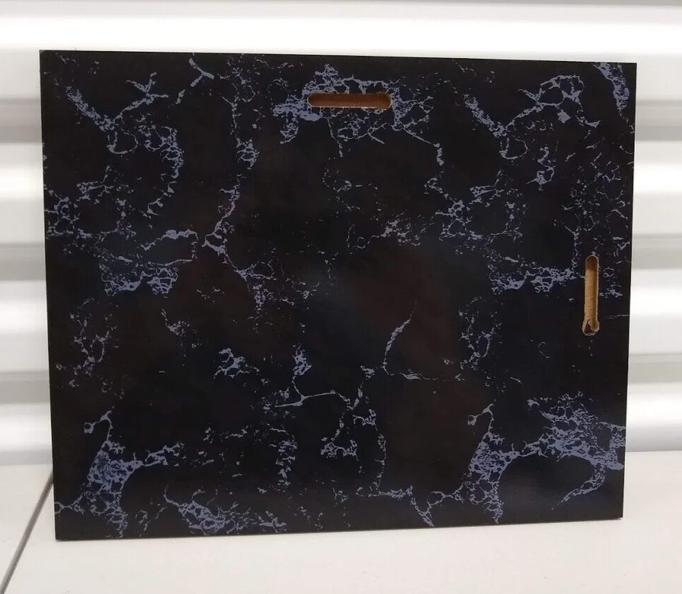 Henrik Zetterberg-Alas rojas-10 1/2 x 13 placa de mármol negro con foto de 8x10 Foto 2 de 2