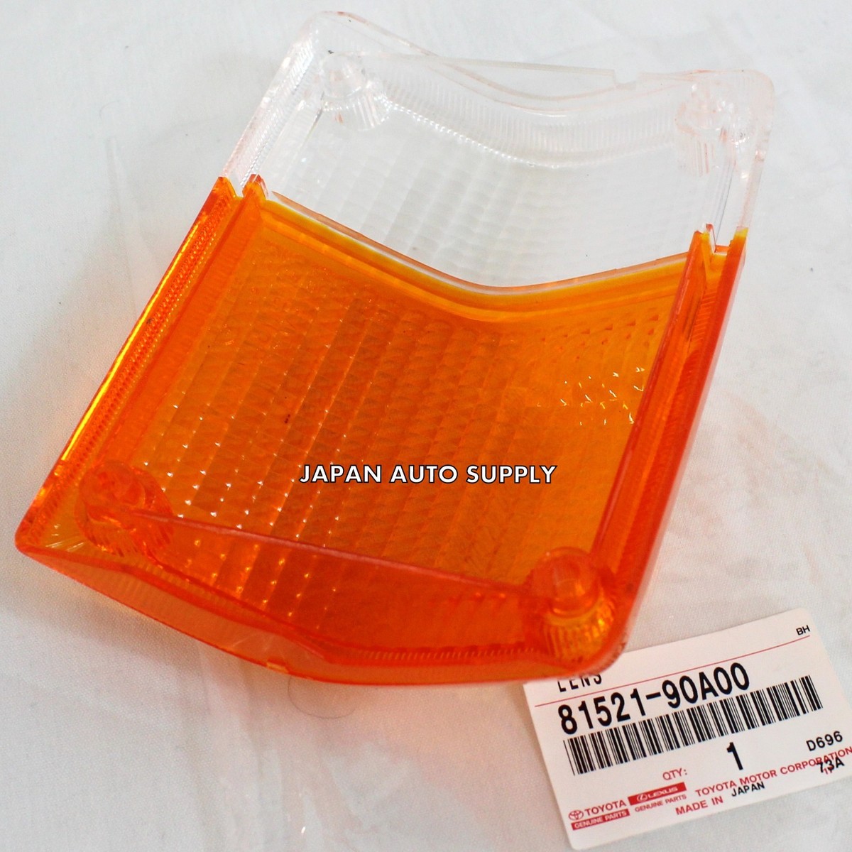 GENUINE TOYOTA 85-87 LAND CRUISER LEFT FRONT TURN SIGNAL LAMP LENS