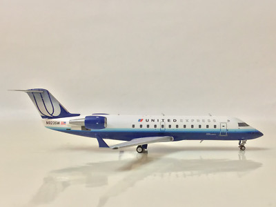 NG MODEL 1:200 UNITED EXPRESS Bombardeir CRJ-200