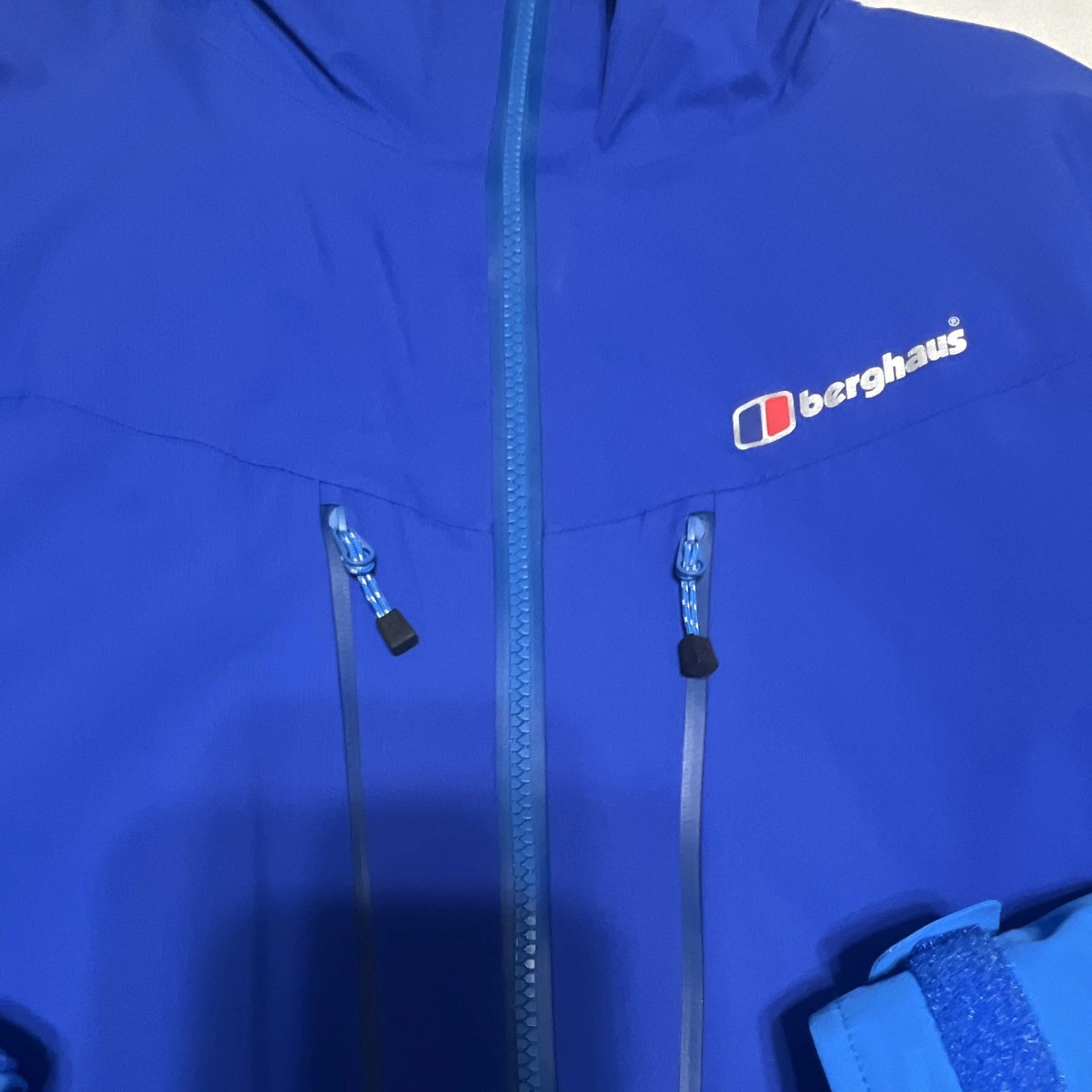 Berghaus Men's Gore-Tex Twilight Blue Hydroloft Elite Gore-Tex Jacket - product detail image 4