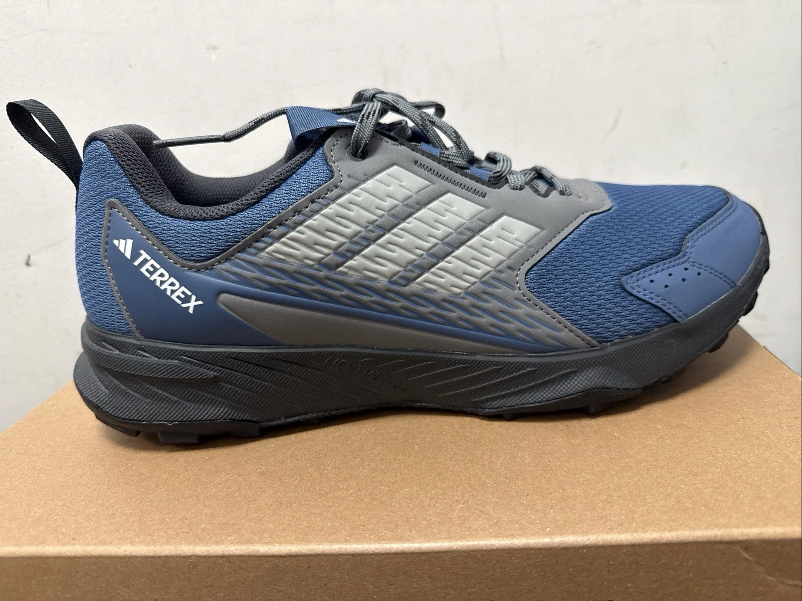 Size 10.5 - Adidas Tracefinder Trail Wonder Steel Carbon Mens Sneakers JI0958