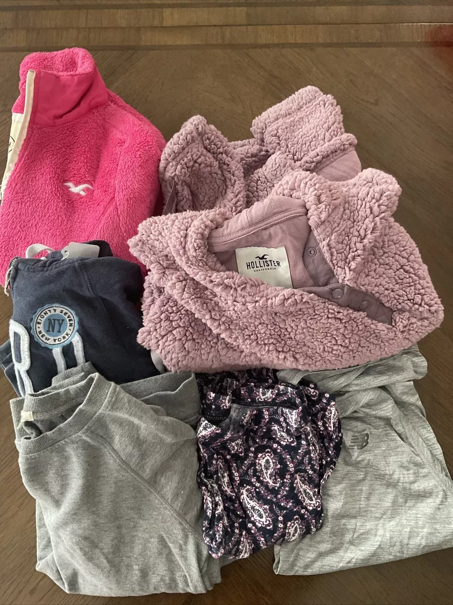 Woman clothing Mixed Lot 6 Pc. 2 Hollister, Garage, Aeropostale new Balance.