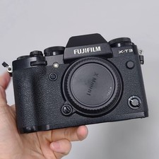 Fujifilm X-T3 26.1mp Mirrorless Digital Camera Black Body Only W/ Accessories