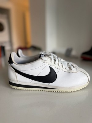 Nike Women's Classic Cortez Basic Leather Sneakers White Black 807471-101 Size 9