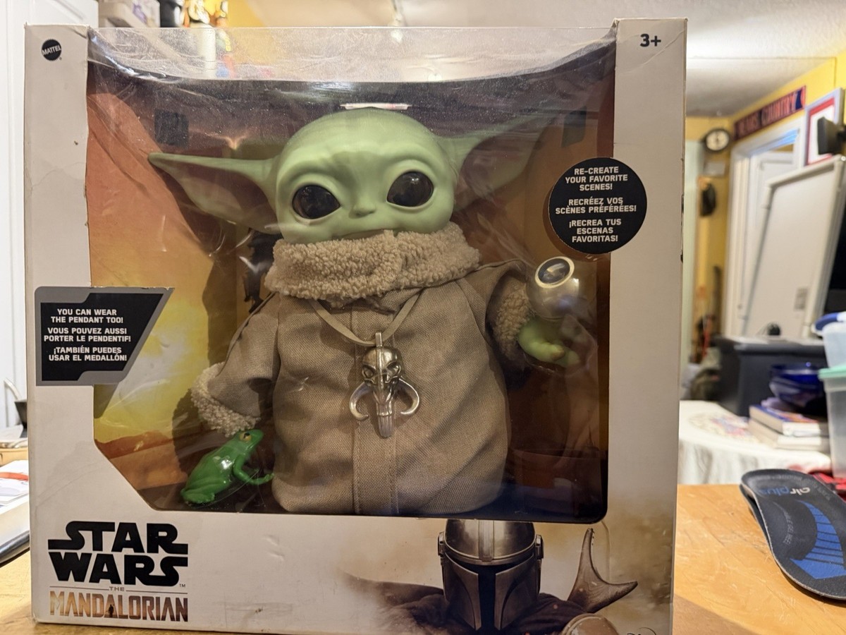 Hasbro Star Wars: The Mandalorian - The Child Animatronic Edition