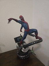 Spider-Man Premium Format  Figure by Sideshow...