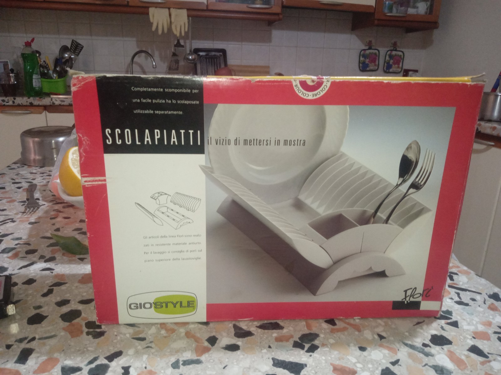 Scolapiatti GioStyle 'Il Vizio di Mettersi in Mostra' | Design Italiano