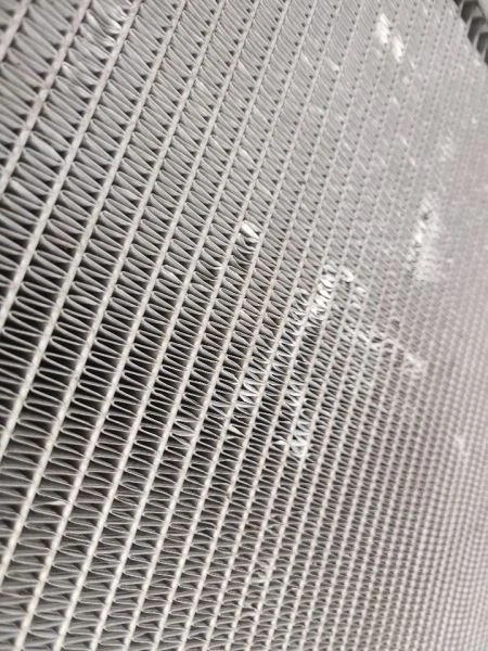 2002-2005 FORD EXPLORER 4.6L Radiator Excluding Sport Trac 3L2Z8005AA Foto 2 de 4