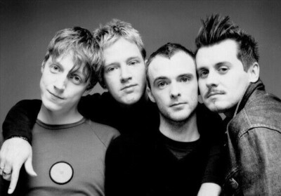 Travis Unsigned 6''x4'' Photo - Scottish rock band *3 - Donation to Cancer Charity
