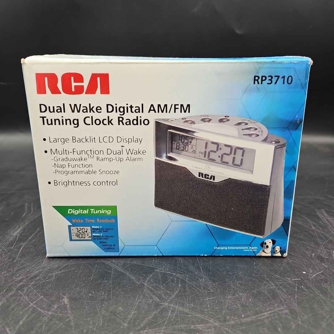RCA Digital 2-Band AM/FM Dual Wake Alarm Clock Radio Model RP3710 LCD Display