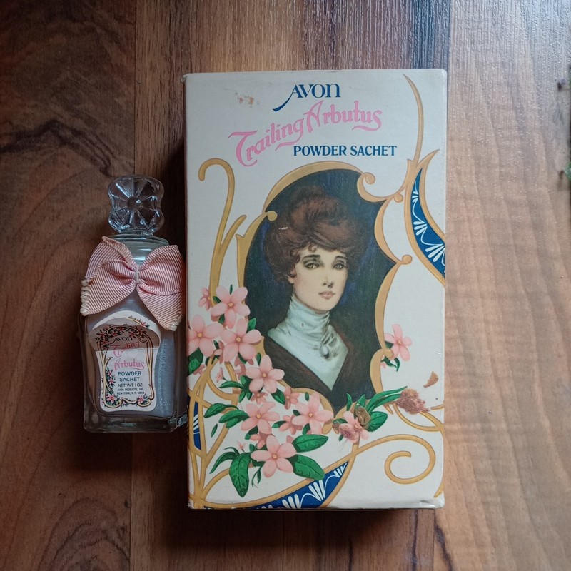 Vintage Avon Trailing Arbutus Powder perfume Sachet Glass Bottle Nos mib 1 oz.