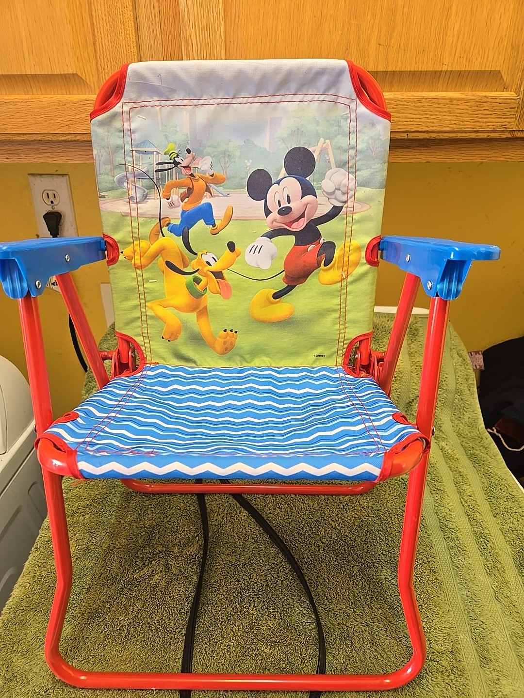 disney junior mickey mouse child chair