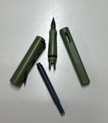 LAMY Safari Fountain Pen Savannah Green Medium Nib + Black Ink Catridge NO BOX