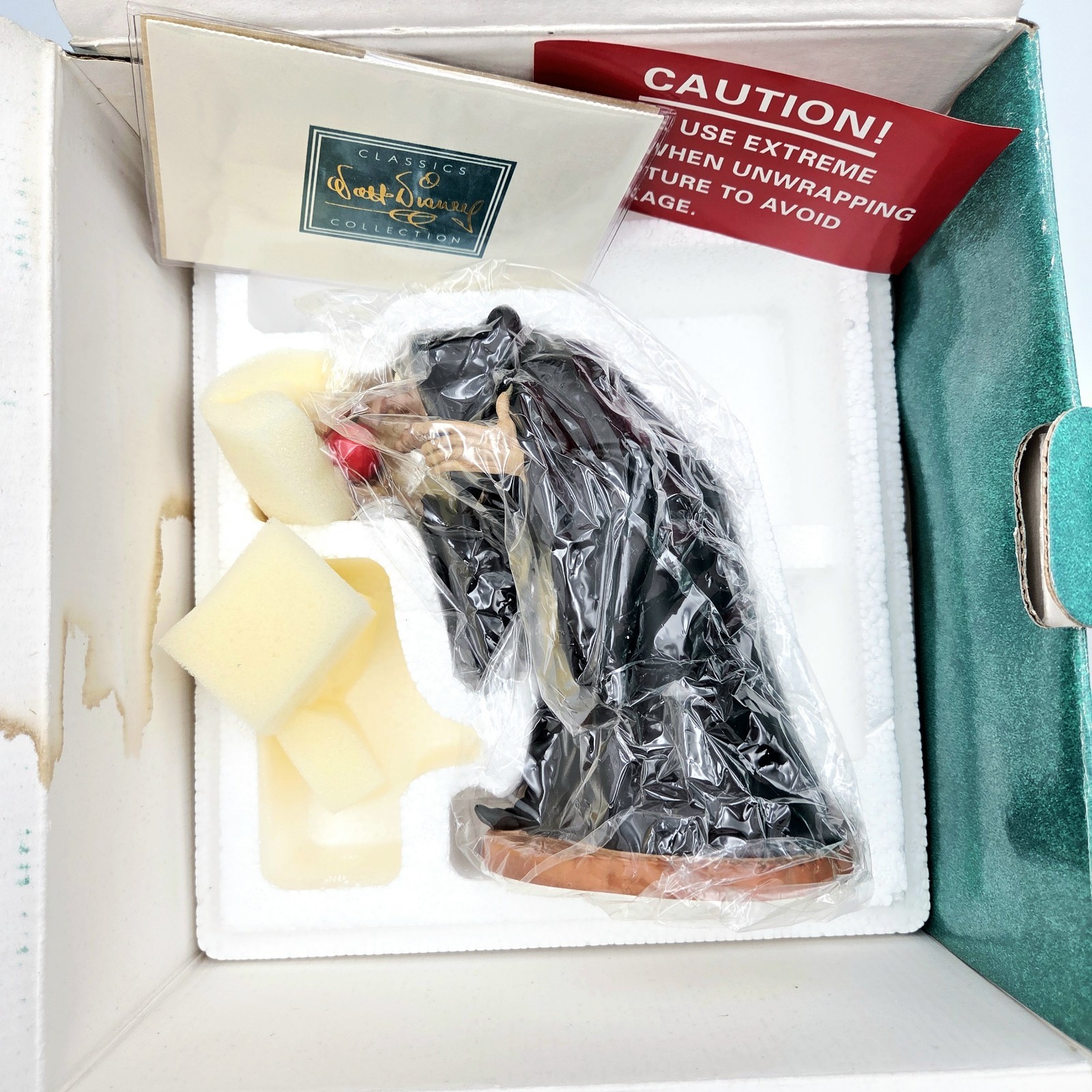 1995 Disney WDCC Snow White Old Hag Witch Take the Apple Dearie Figurine & Box