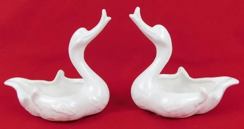 1950s Hull Pottery CAPRI WHITE SWAN PLANTERS TRINKET Small 5" x 4.5" Ohio