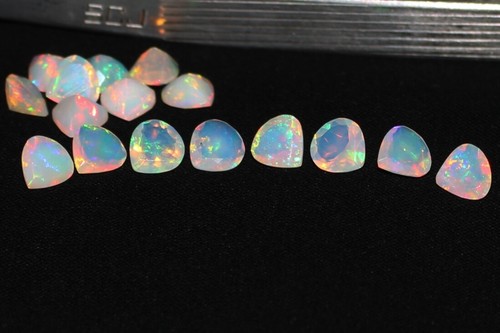 Opal Gemstone, Welo Fire AAA multi fire Ethiopian heart Opal Cut faceted, 5 MM - Picture 3 of 5