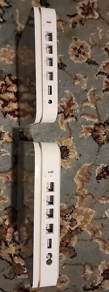 Bundle APPLE TIME CAPSULE 2TB A1409 + Extreme Base Station A1143 - NOT TESTED - Image 2 of 4