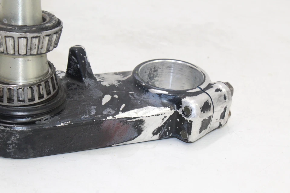 Abrazadera de horquilla delantera inferior triple árbol Kawasaki Ninja ZX6R ZX600 2000-02 FABRICANTE DE EQUIPOS ORIGINALES Foto 3 de 4