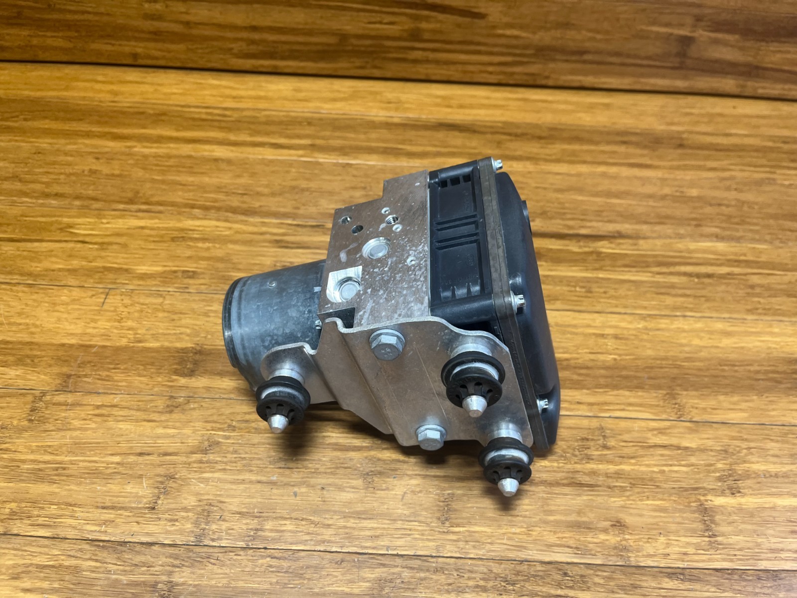 Audi R8 Spyder 2016-2024 Front Abs pump motor P/N 4S0907379G