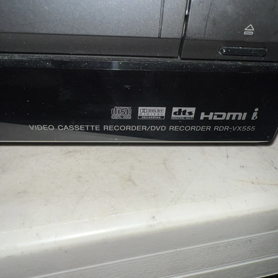 Sony RDR-VX555 DVD Recorder VCR VHS Combo HDMI No Remote/ CD Trey does not open/ - Image 4 of 4