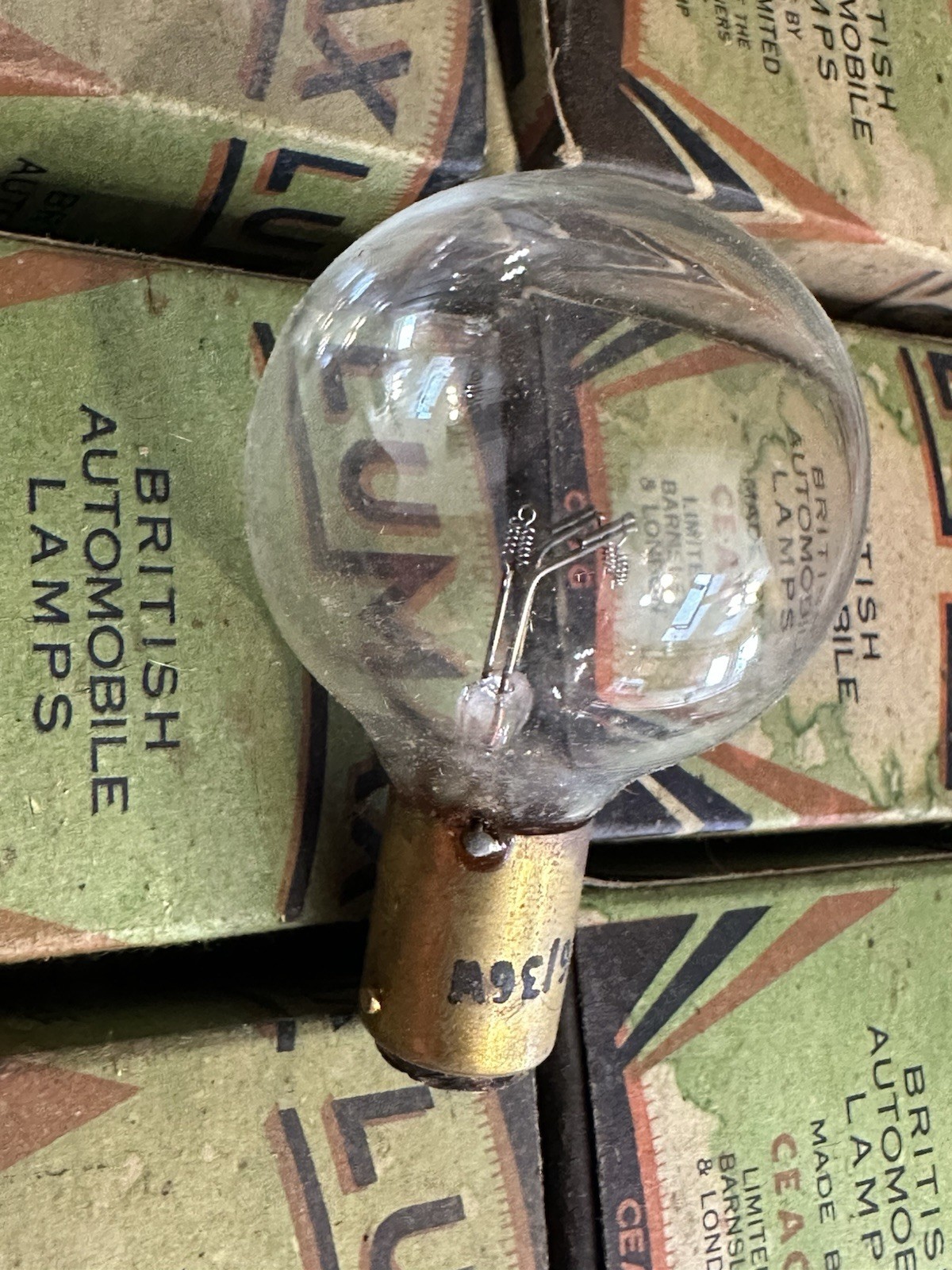 Vintage LUMAX BRITISH LIGHT BULB LOT 6/7V 36/36W Old Car Truck ENDURA Lamp Tin