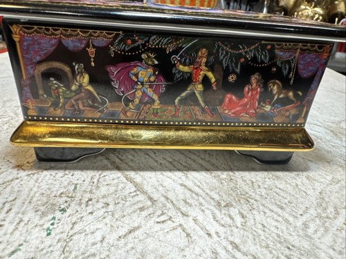 Vintage 1991 Ardleigh Elliot & Sons Russian Porcelain Nutcracker Music Box - Picture 4 of 13