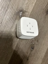 NETGEAR AC1200 WiFi Range Extender - White