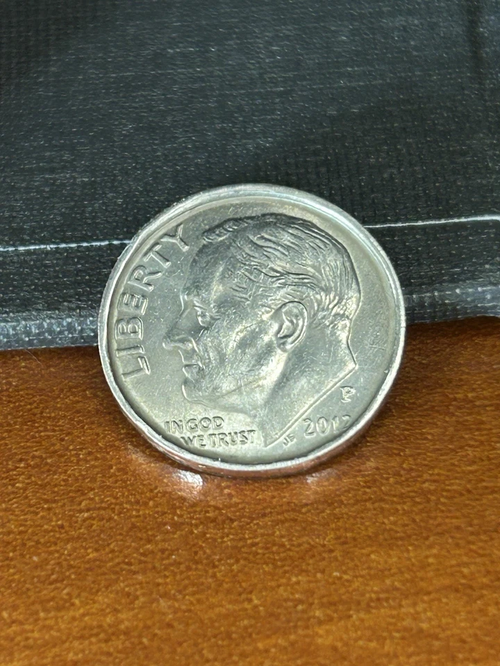 2012 P Dime Multiple Errors.  Rimmed, no reeding, and 2 tonned - Image 4 of 4