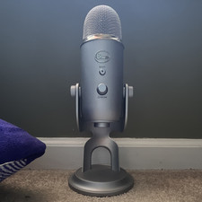 Blue Blue Yeti USB Condenser Microphone Gray w/ Desktop Stand Mute/Jack/Vol