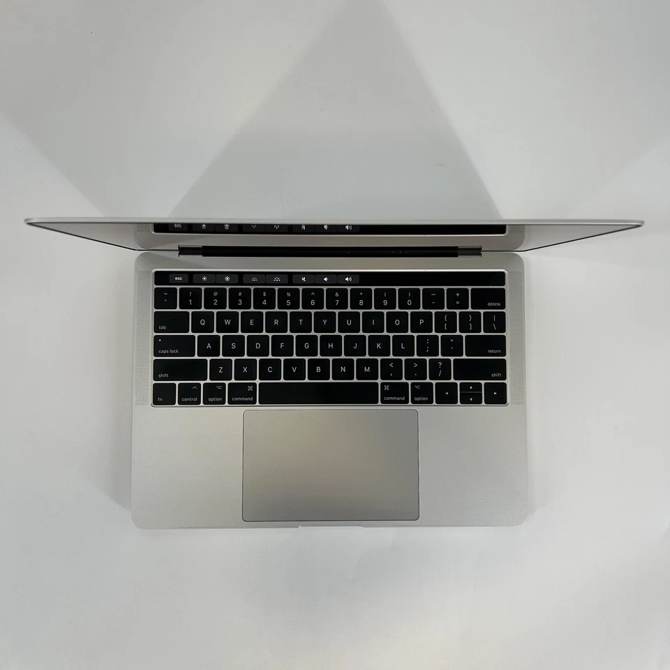 MacBook Pro 13 Silver 2017 3.5 GHz Intel Core i7 16GB 1TB SSD - Reflect Wear - Image 4 of 4