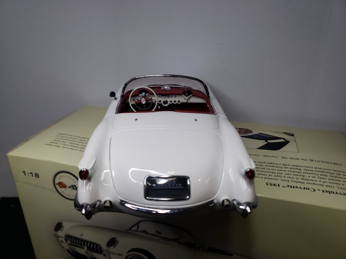AUTOart 1953 Chevrolet First Corvette 1:18 Model Diecast
