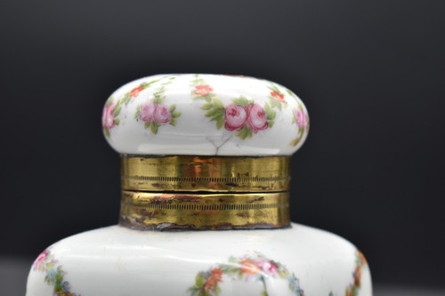 ANTIQUE ~ PORCELAIN DESKTOP INKWELL ~ WITH HAND PAINTED DECORATION - Picture 8 of 9