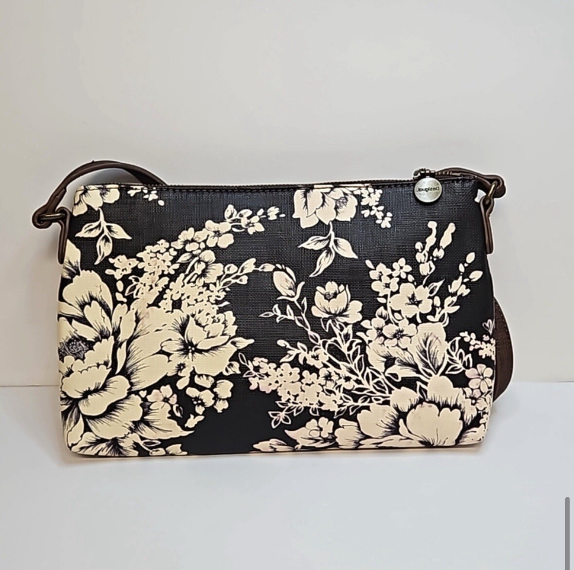 Desingual multiprint sling bag - image 7