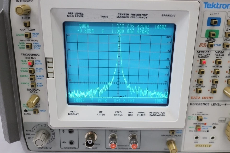 Tektronix 497P 100Hz-7GHz Spectrum Analyzer one item only From JAPAN Used item - Image 3 of 4