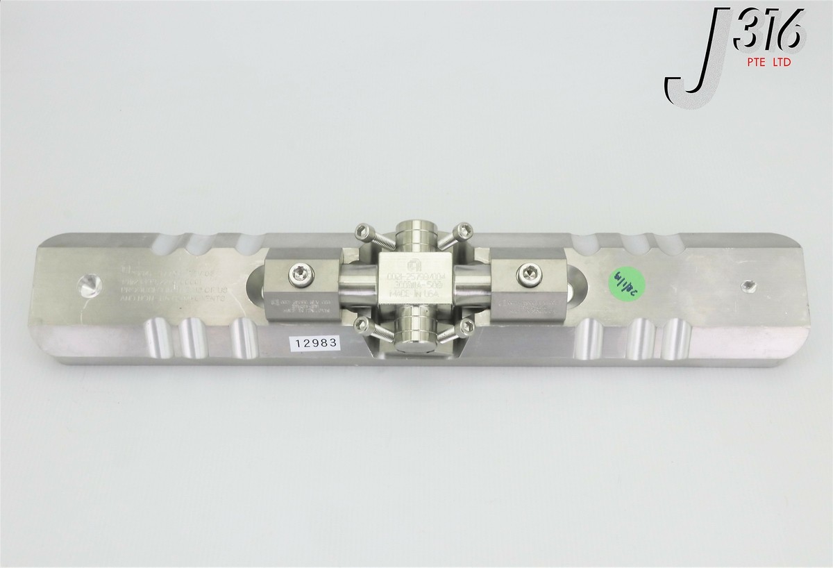 12983 APPLIED MATERIALS 300MM SPD SLIT VALVE DOOR CLAMP W/ 0021