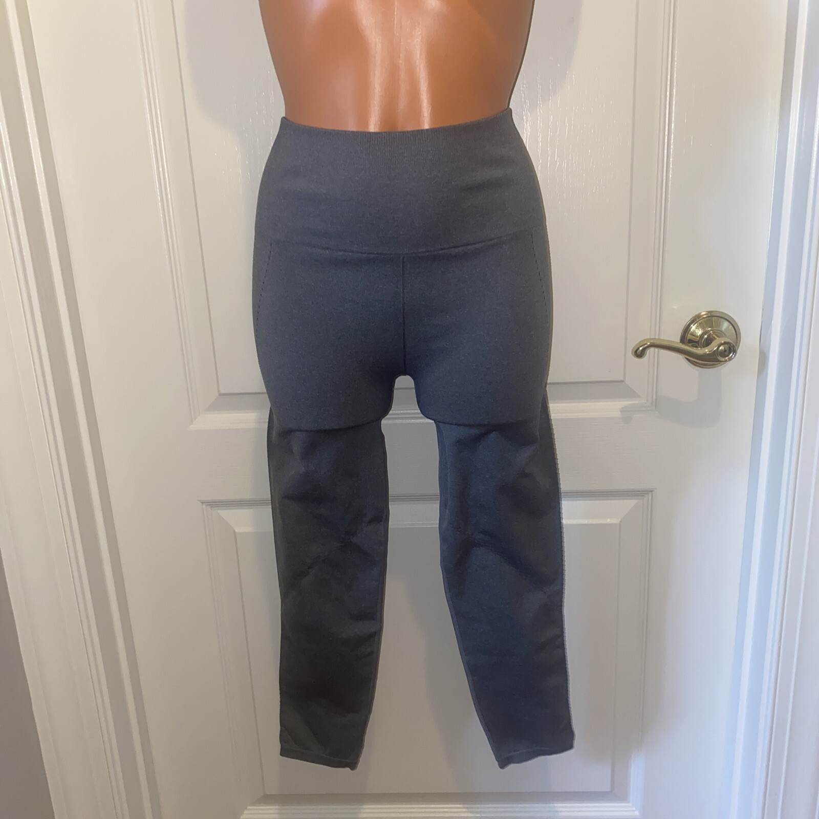 FABLETICS Seamless High-Waisted Statement Capris … - image 1