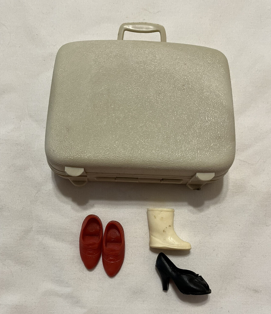 Vintage 60’s Barbie Accessories 1pc Luggage Samsonite Suitcase Off White W  Shoes