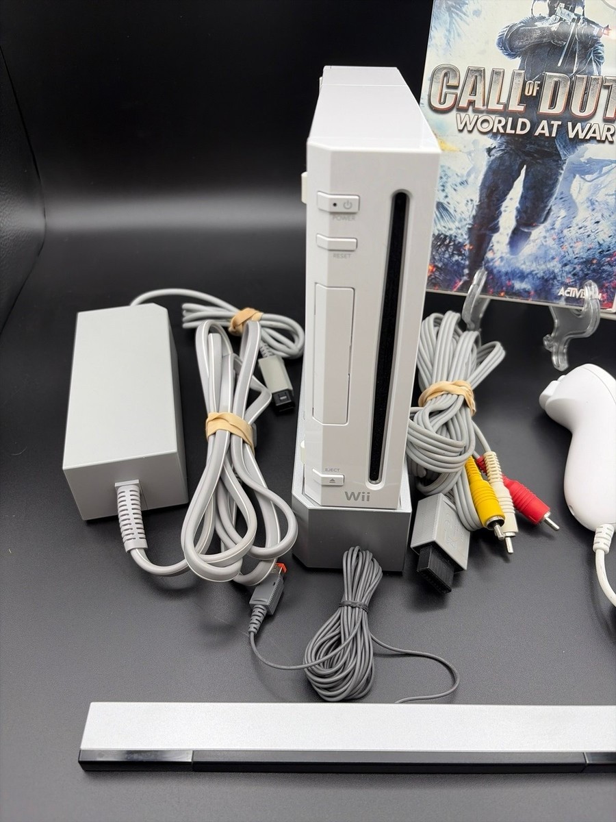 Nintendo Wii GameCube compatible model RVL-001 bundle with Call Of