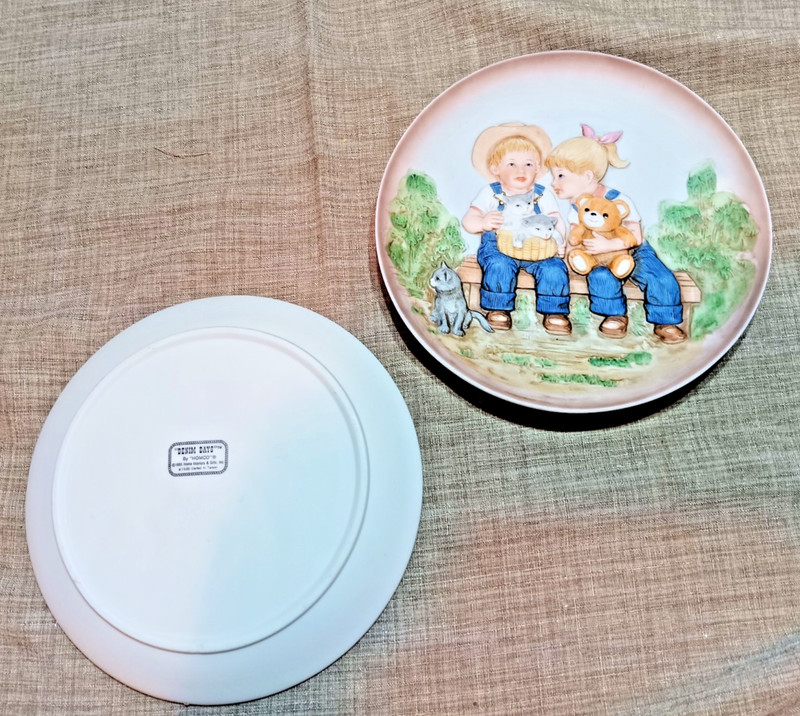 HOMCO 1 of 2 avail. 1505 Denim Days 1985 Porcelain Plate 7.75" (ruth5522 dd-10)