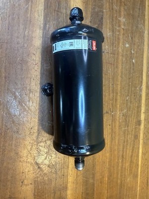 1PC Danfoss 023Z0049 Fully Enclosed Dry Filter DML303
