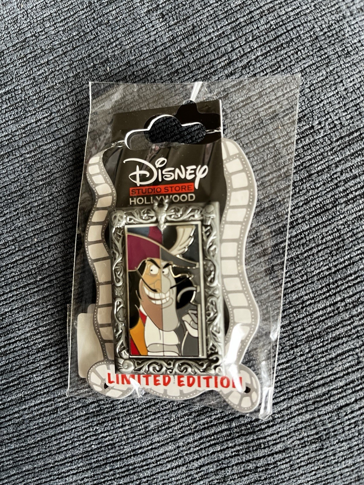 Disney D23 Expo 2024 DSSH Villains Gallery Portrait Pin Captain Hook Peter Pan