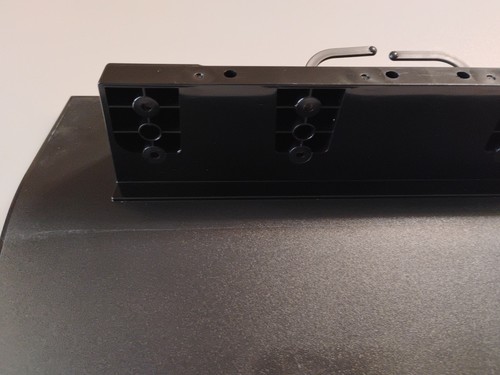 Vizio VO37LFHDTV10A TV Stand/Base - Picture 3 of 6