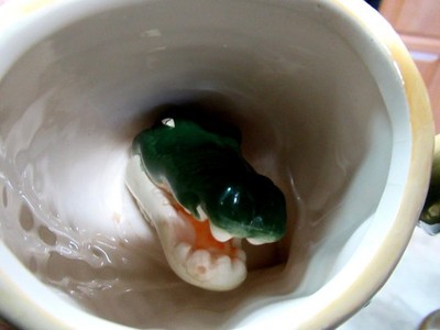 Vintage SCARY Alligator Crocodile Mug Cup Tail Handle 3D Head Rare HTF Ceramic 