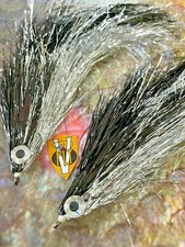 2 V Fly Size 6/0 Ultimate RV Predator Black Baitfish Sparkler Saltwater Fly 