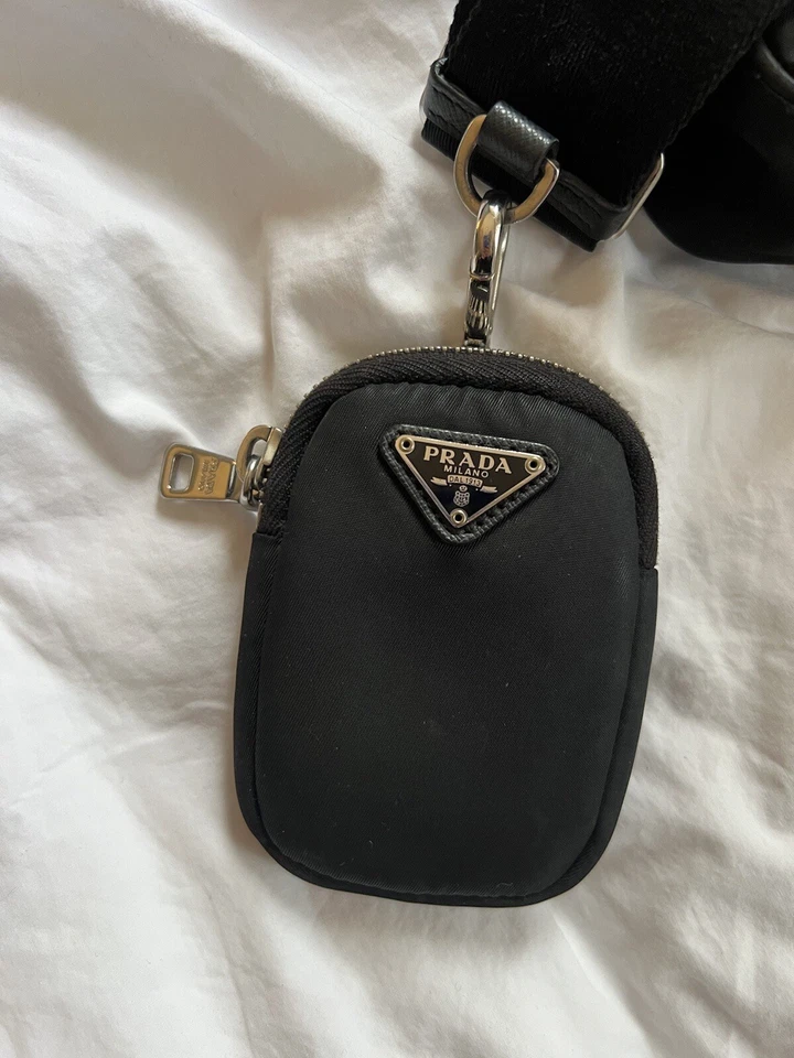 Prada Re-Edition 2005, Foto 2 von 5