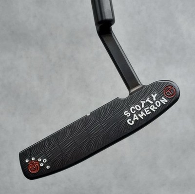 Scotty Cameron 009 Circle T Masterful Brushed Black Carbon Tour