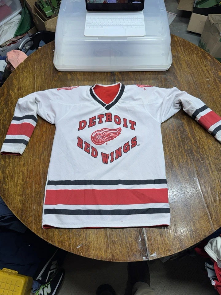 Detroit Red Wings Jersey Boys Youth Small Red White Reversible Sweater - Image 2 of 4